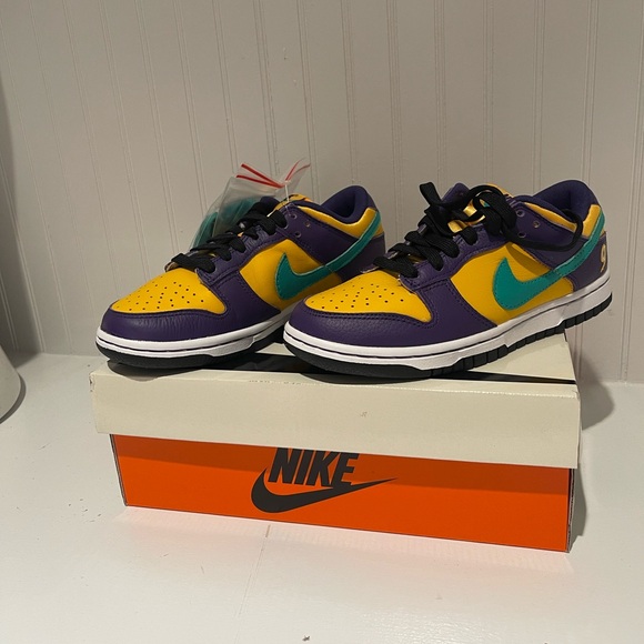 NIKE DUNK LOW - Picture 3 of 13